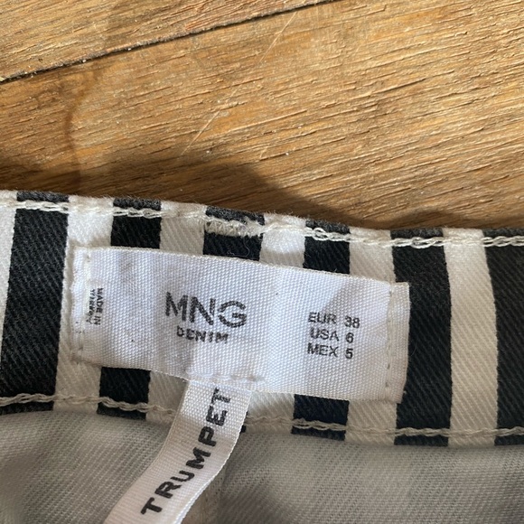 Beetlejuice Black and White Cropped Jeans - Picture 2 of 2